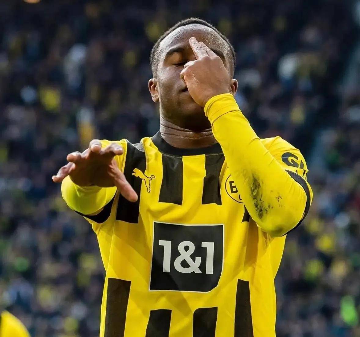 爱游戏体育app下载包含阿贾克斯发布备战花絮，赛前刷新队史纪录，法甲任务艰巨，年轻球员得到机会的词条